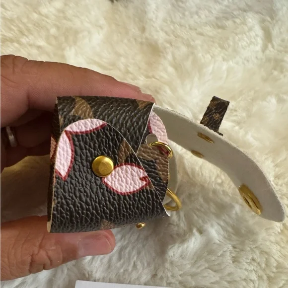 Handmade Louis Vuitton key holders - Picture 4 of 8